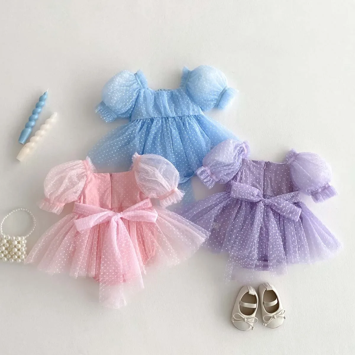 Gaun lengan gelembung anak perempuan, gaun jumpsuit anak perempuan usia satu tahun, gaun kue putri Ha Yi titik gelombang manis jaring musim panas