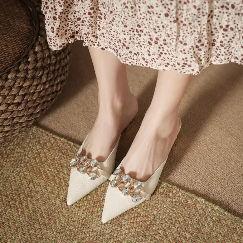 

Сексуальные женские шлепанцы с острым носком на каблуке и женские сандалии, дизайнерская роскошная элегантная модная обувь высокого качества Vip