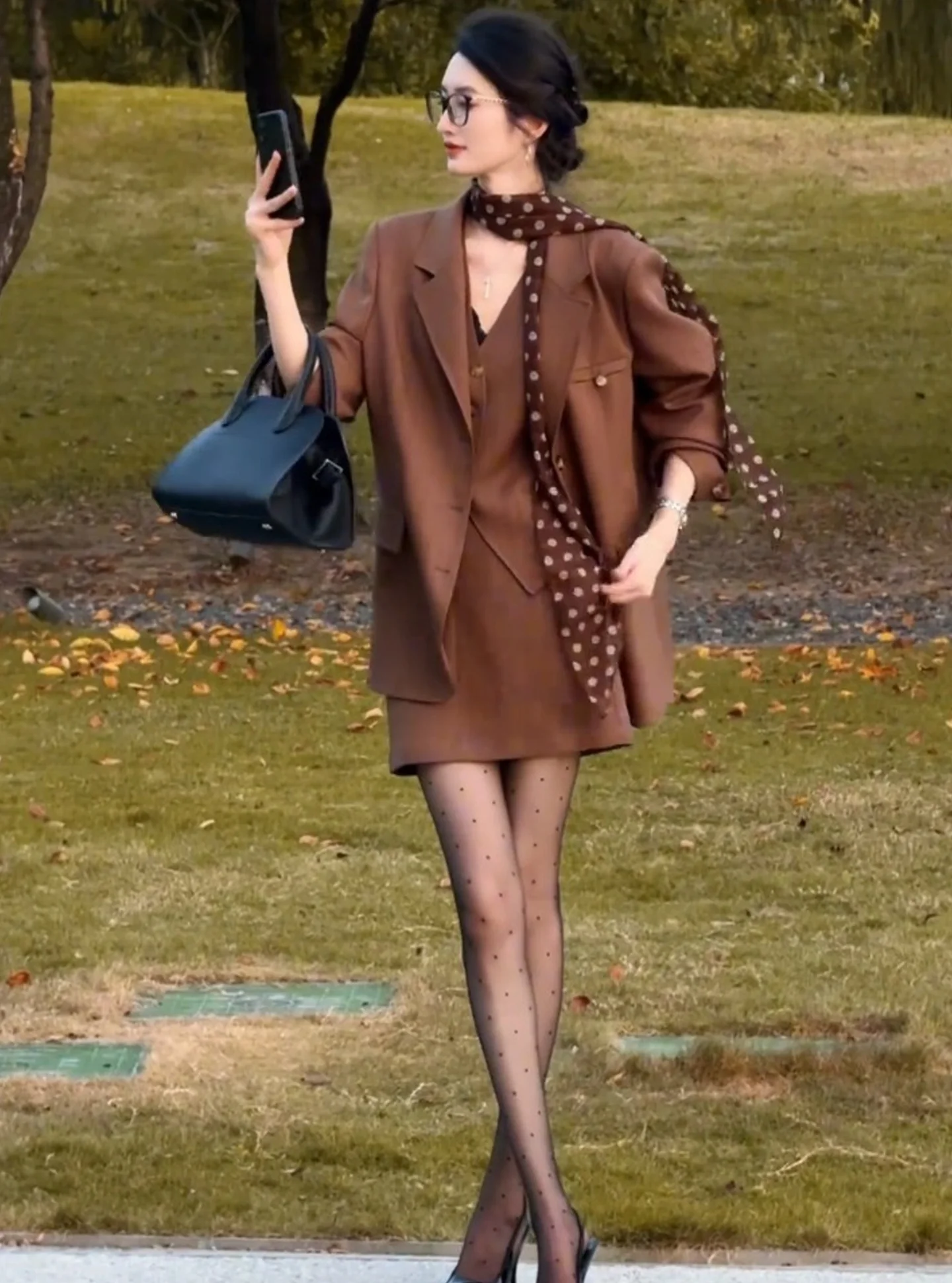 

Early Autumn Brown Suit Vest Skirt Tee-Piece Set Ele Faionable Women's Clothing American Sle Adult Size Par Wear