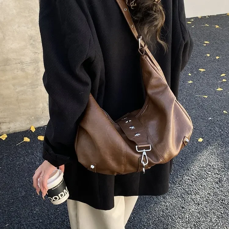 

2026 New Lazy Wind Large Capacity Tote Bag Premium Sense Locomotive Wind Versatile Simple Rivet Portable Shoulder Crossbody Bag