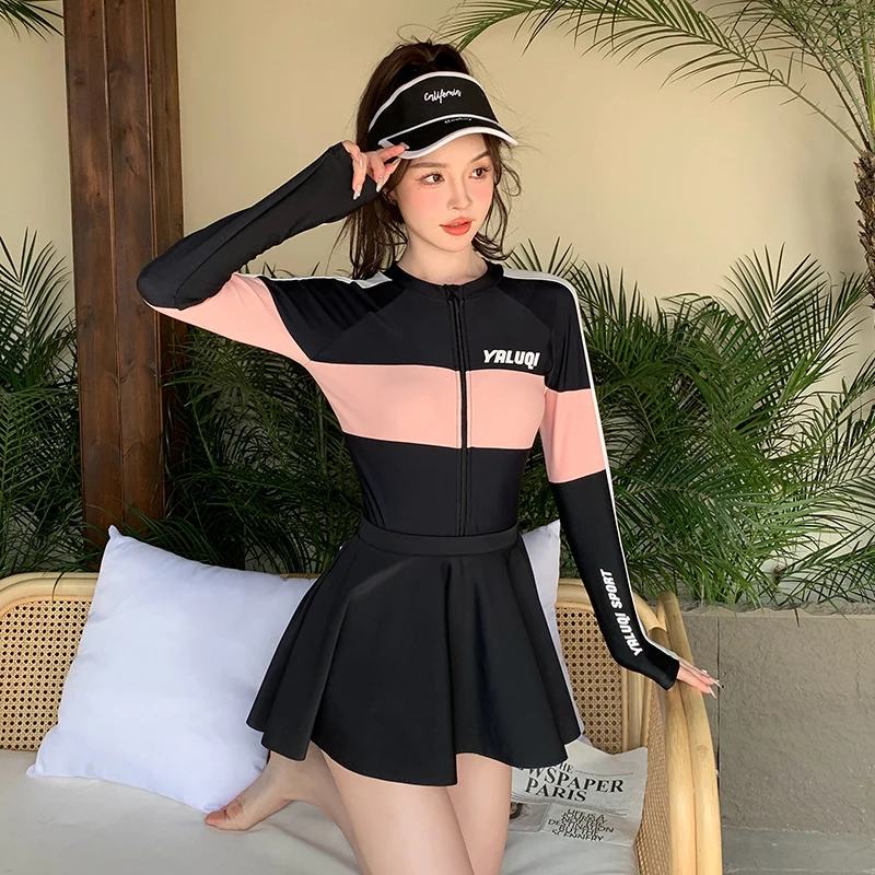 Ladies Swimming Suit Long Sleeves Zipper Padded Beach Wear With Skirt Sexy Sports Surfing Suit 2024 New