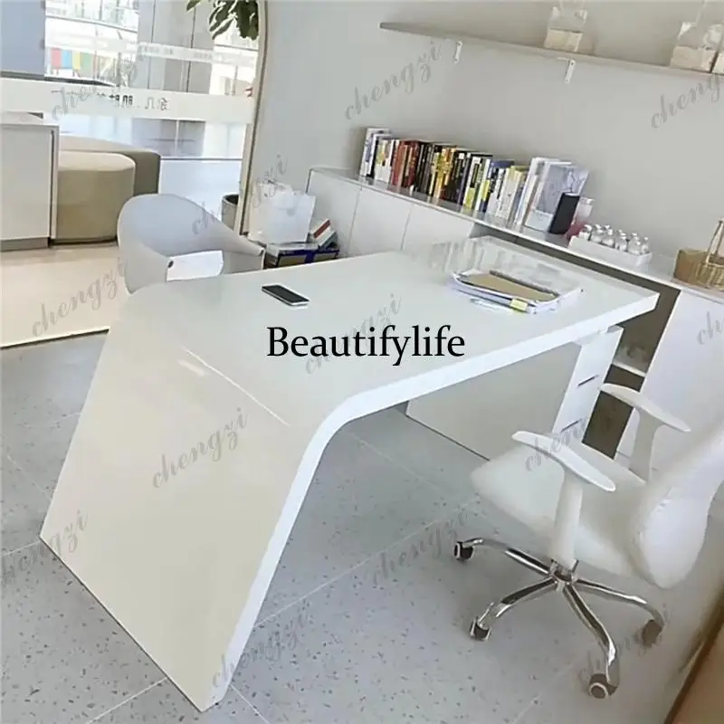 TTT  Creative Fashionable Beauty Office Desk Negotiation Medical Aesthetics Office Desk Lacquered Surface Office Furniture