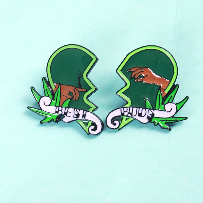 Green Grass Stitching Peace Of Mind Best Friend In Hand Badge Jewelry Gift Green Love Split Enamel Pin Cartoon