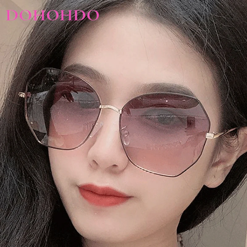 

Trendy Brand Designer Sunglasses Men Women Classic Metal New Anti-Glare Eyewear UV400 Travel Fishing Driving Shades Lentes Mujer