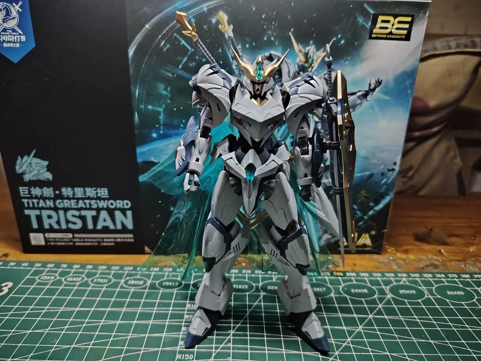 

Оригинальный и аутентичный рыцари круглого стола, меч Tristan Mecha GiantGod в сборе и можно использовать для сбора праздничных подарков