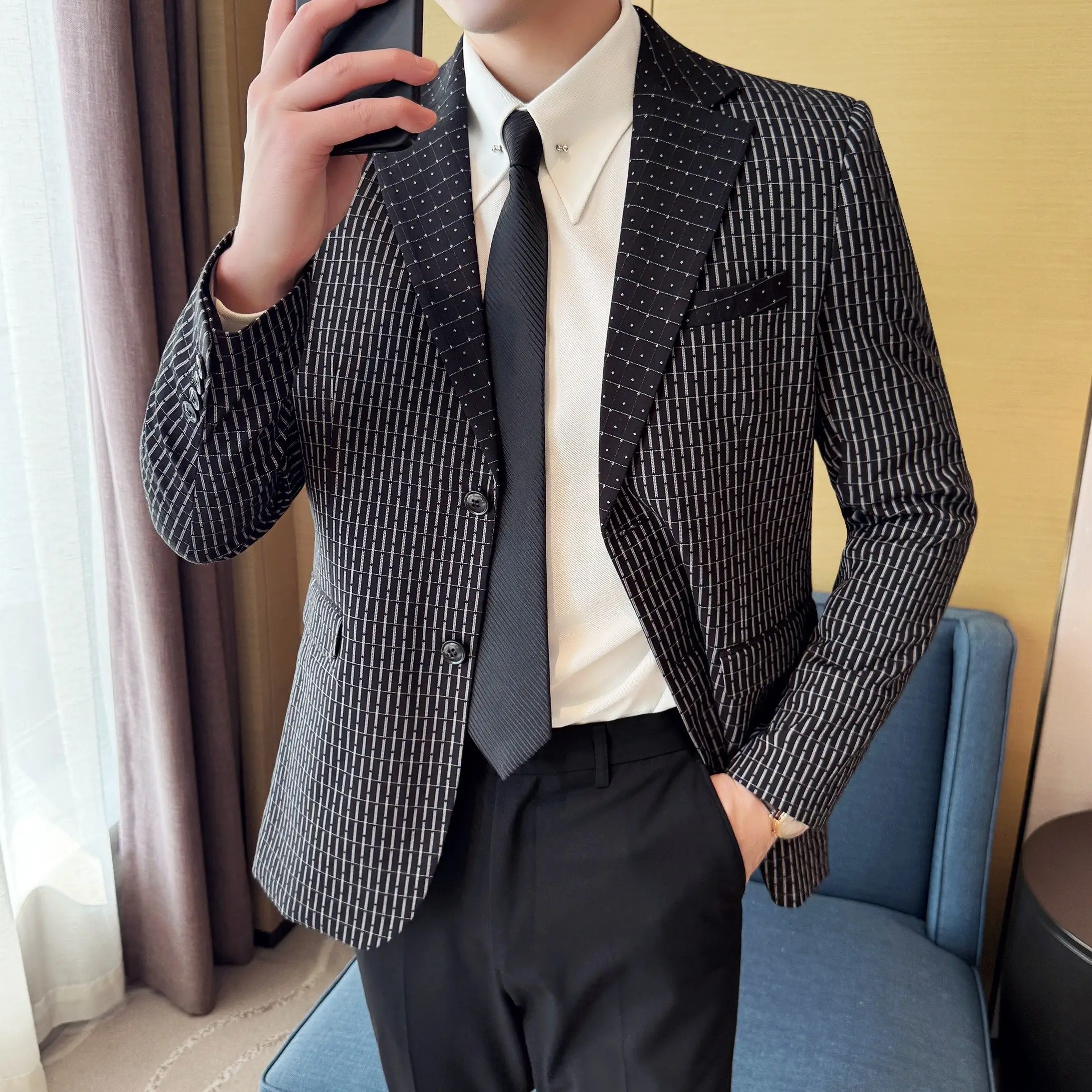 

Высококачественный, стильный и стильный приталенный деловой костюм в корейском стиле, модный и повседневный пиджак с цветными блоками.