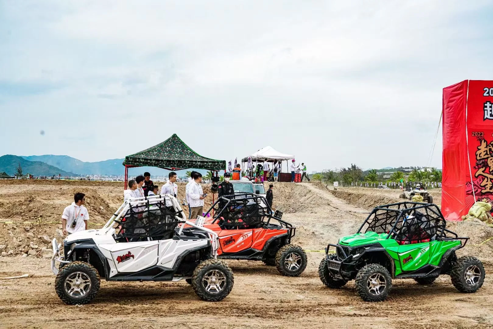 Utv cinese a due posti a fila singola in vendita Ammortizzatore idraulico a molla 4x4 Utv fuoristrada per uso domestico e aziendale