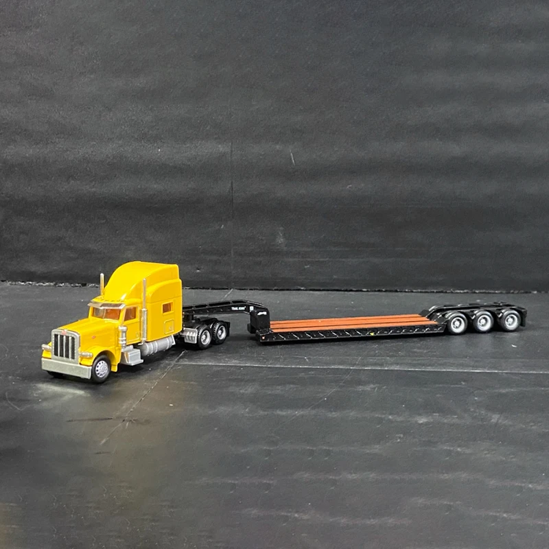 NORSCOT 1:87 Peterbilt 389 Heavy Truck Low Board Trailer Long Head Car Model Souvenir Classic Static Display Collection Toy Gift