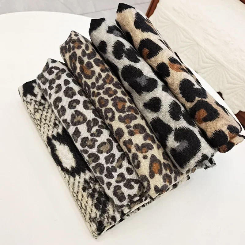 New Leopard Print Imitation Cashmere Warm Scarf Cold-proof Decorative Dual-use Autumn Winter Scarf Women Luxury Shawl 200*80CM