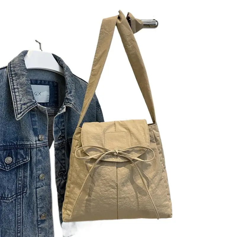 Koreanischer Stil Klapp-Nylon-Schultertasche mit Schleife, Große Kapazität Messenger-Tasche, Leichte Weiche Nylon-Tasche, Tragetasche mit Reißverschluss – Detail 6