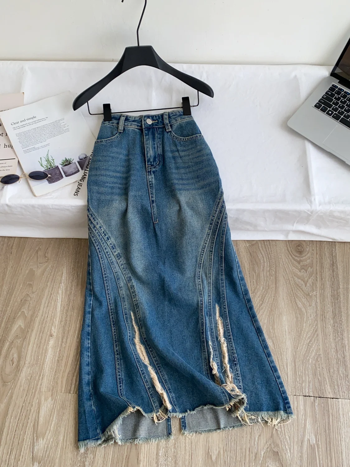 High Waist Denim  Skirt Women's Spring Summer New Style Frayed Hem Fish Tail Long Skirt Slimming Design Bodycon Skirt