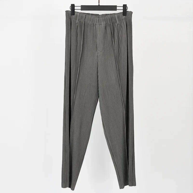 Miyake Pleated Casual Solid Pants Men Japanese Fold Design 2025 Spring Summer Loose Casual Straight Pants Slim Men's Clothing