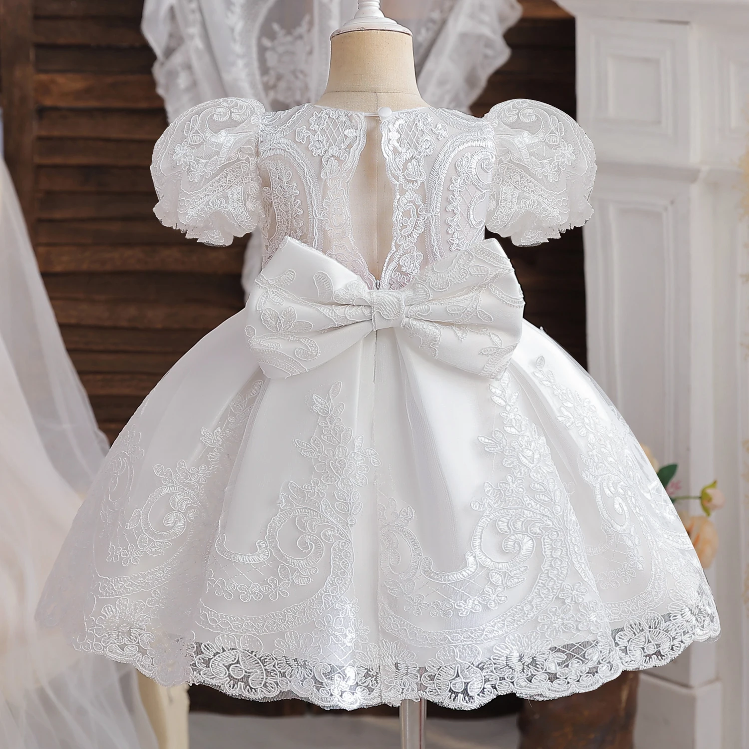 Vestido de encaje blanco para niña, vestido de princesa bordado, disfraz de flores para bautizo, boda infantil, manga abullonada