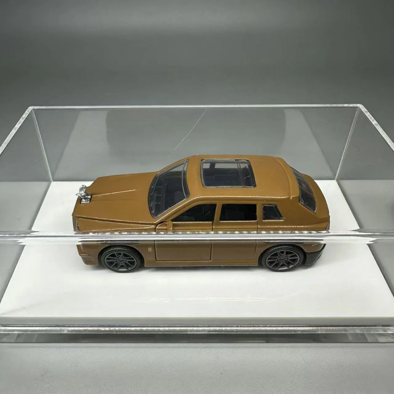 Exquisite Simulation Car Model Desktop Ornament Vehicle Collectible Alloy Car Gift