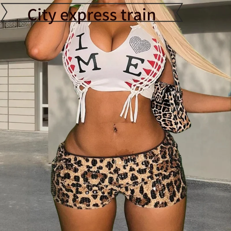 

Сексуальные блестящие короткие брюки с высокой талией, на шнуровке, облегающие, для женщин, модные, с яркими пайетками, зимняя коллекция