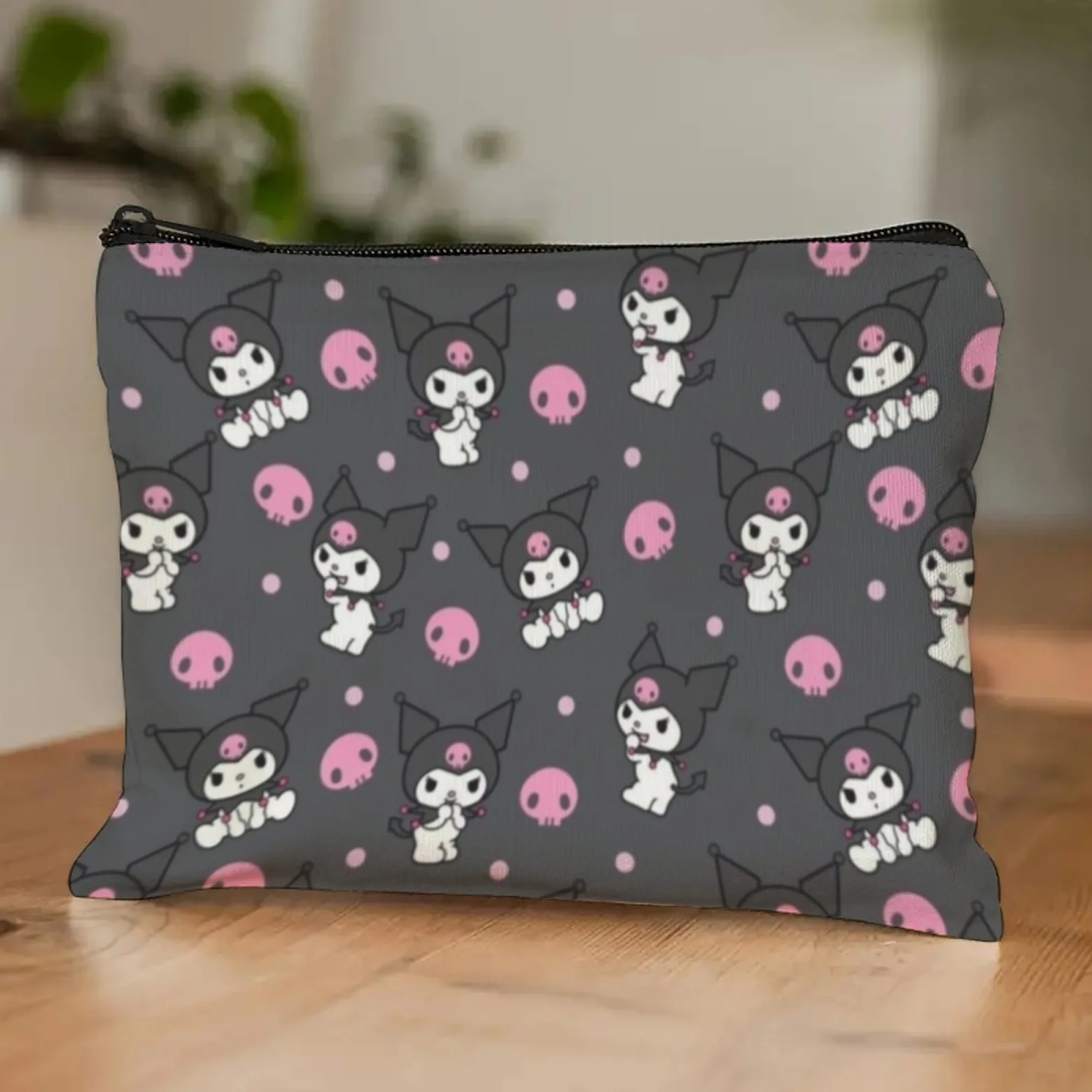 

Kuromi Skull Pattern Cosmetic Pouch Adorable Gothic Style Charming for Gothic Lolita Outfits & Stationery Makeup Organizing