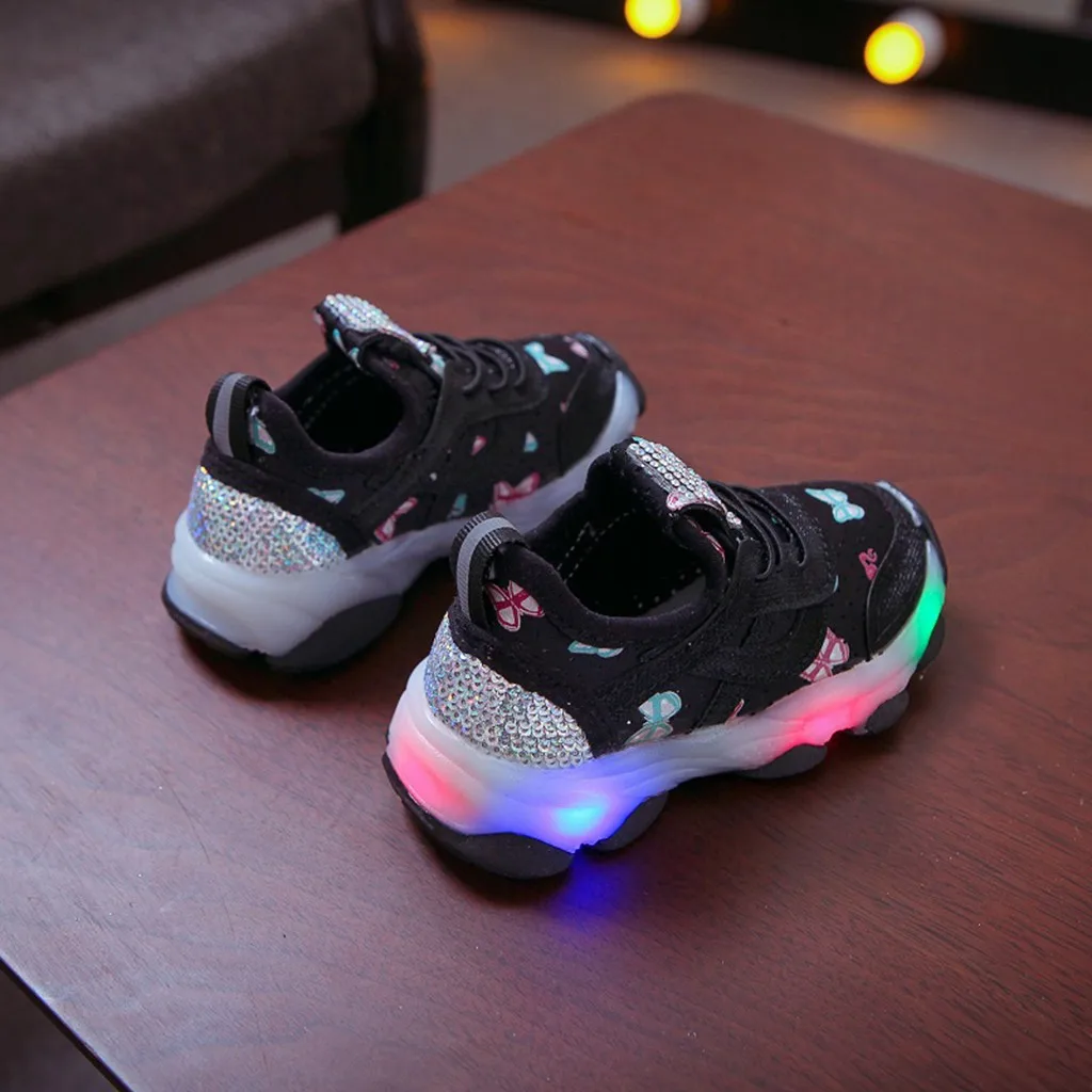 Lente Herfst Mode Lichtgevende Kinderen Led Sneakers Voor Meisjes 2024 Nieuwe Peuter Casual Diamanten Prinses Vlinder Sneakers