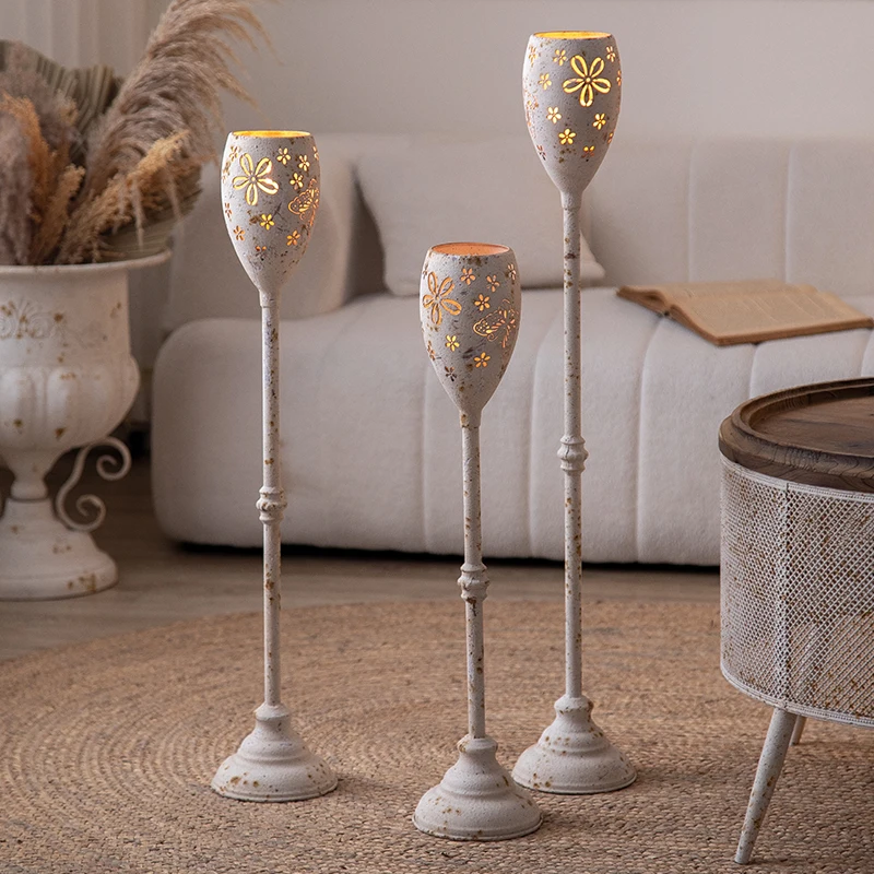 

Ретро-подсвечник из американского кованого железа с ажурным дизайном для декора ресторанов, гостевых домов, украшения входной зоны дома и рабочего стола.