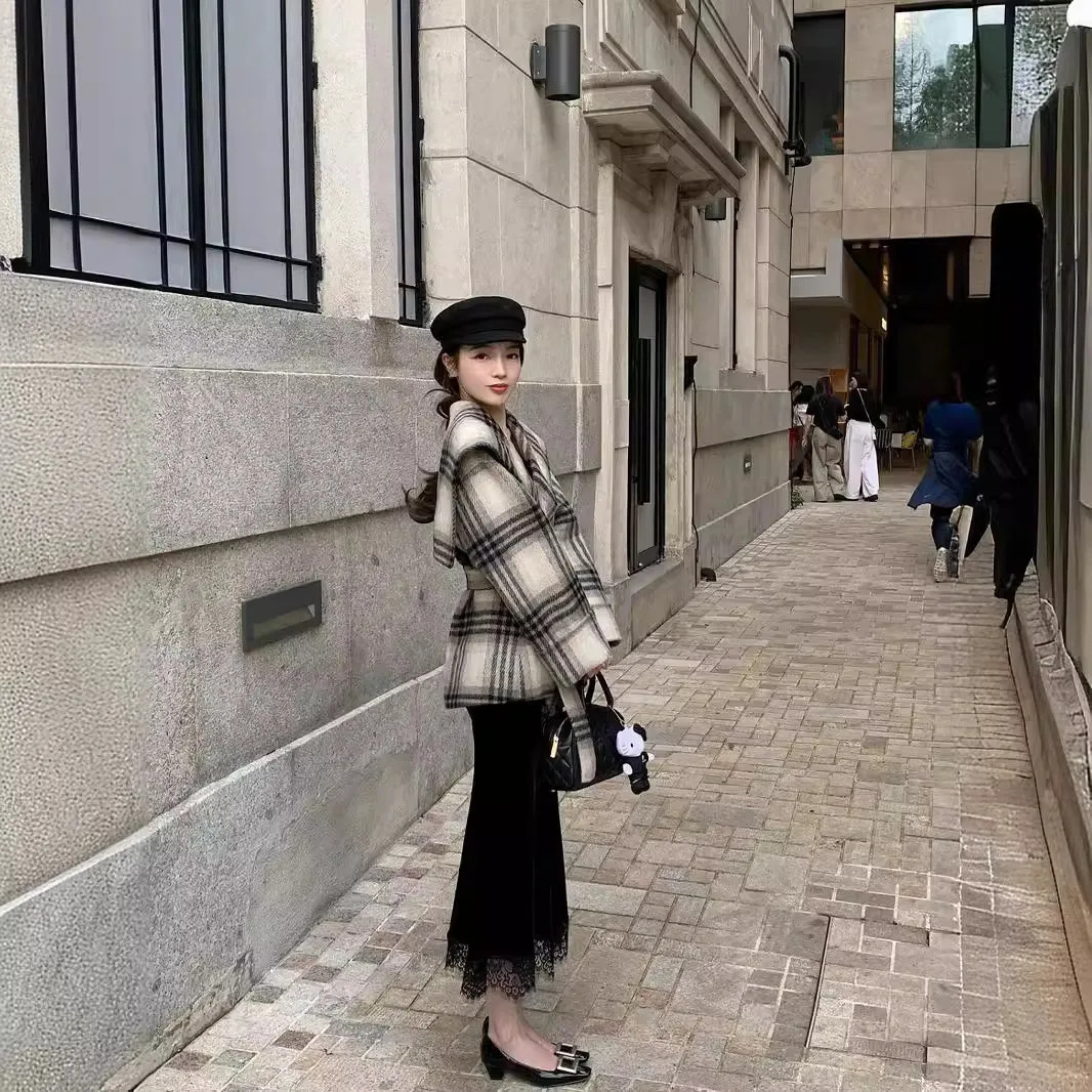 UMI MAO 모직 코트 여성 가을 ​​새 체크 무늬 네이비 칼라 양면 캐시미어 코트 여성용 짧은 느슨한 작은 여성