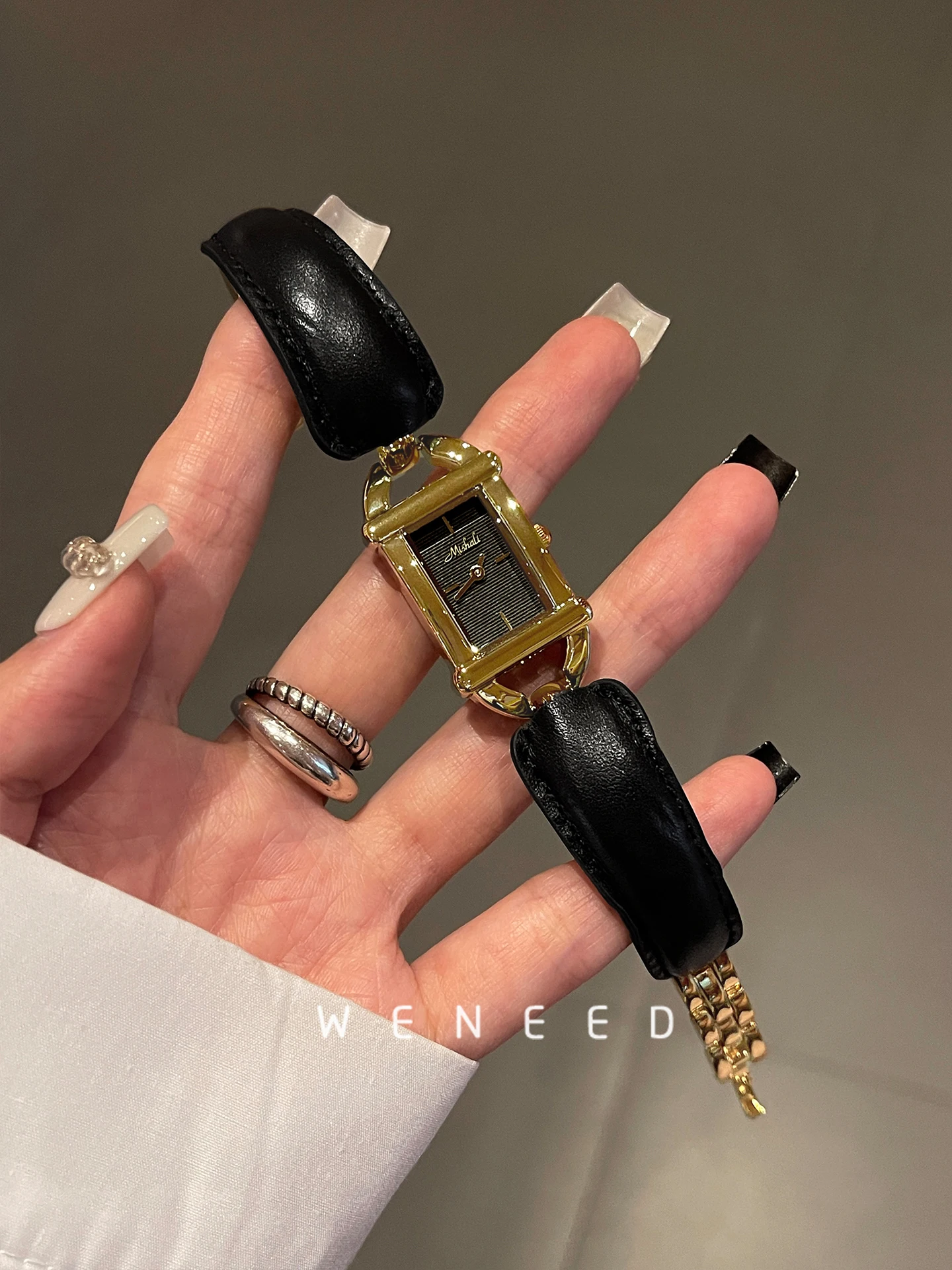 2025 new luxury retro bracelet watch women's watch quartz watch high-end design genuine