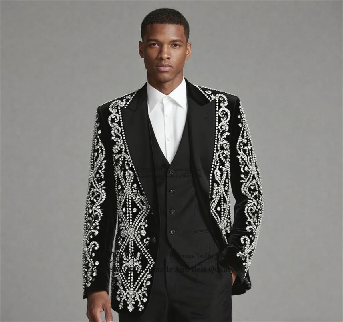 

Sparkly Diamond Crystals Men Suits Peaked Lapel Ropa Hombre 3 Pieces Sets Groom Male Blazers Customized Handsome Wedding Tuxedo