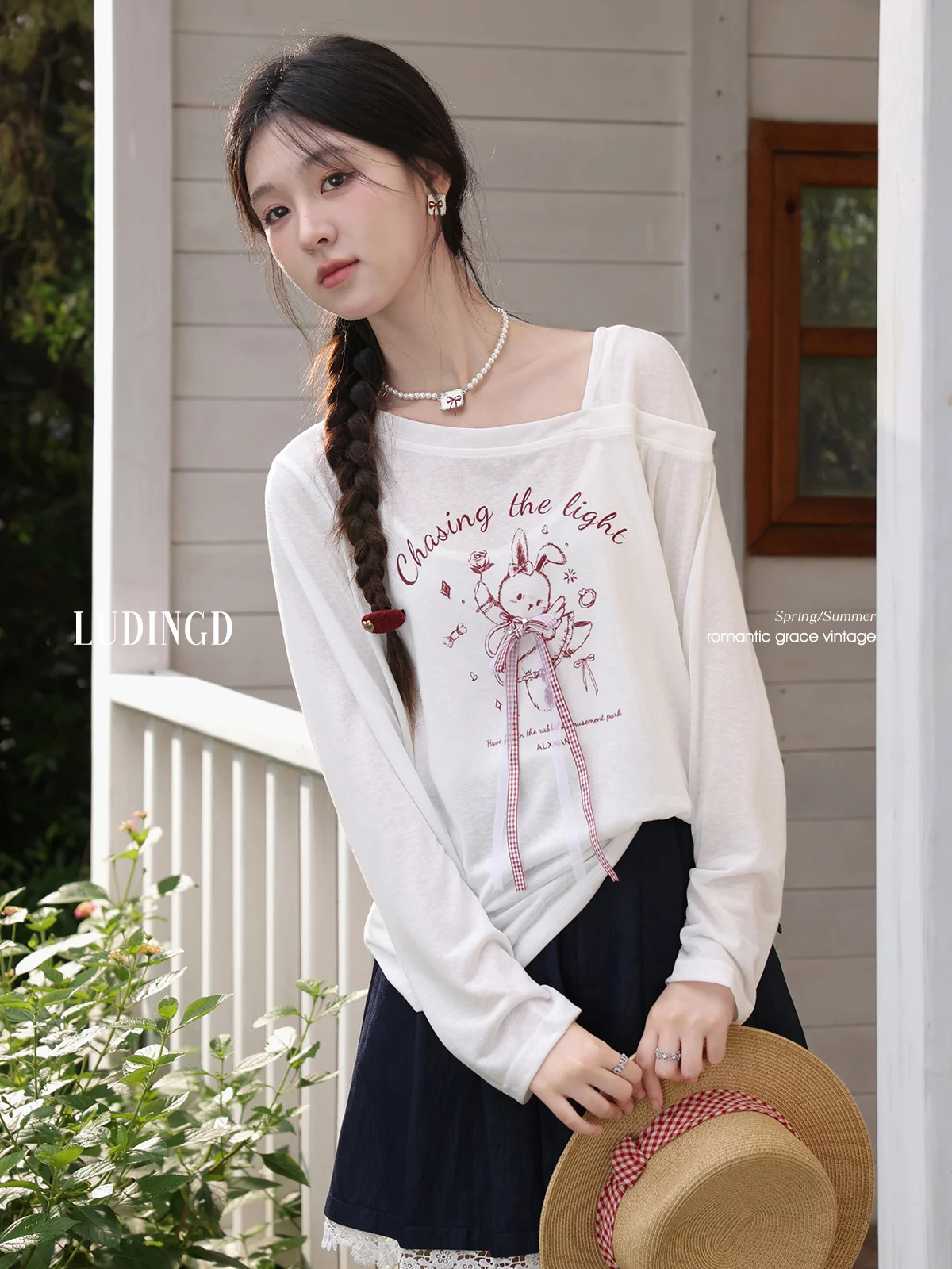 

ALXNAN Plus Size White Printed T-shirt Thin Long Sleeve Sunscreen Skew Collar Blouse 2026 Loose-fit Casual Female Tops D11826