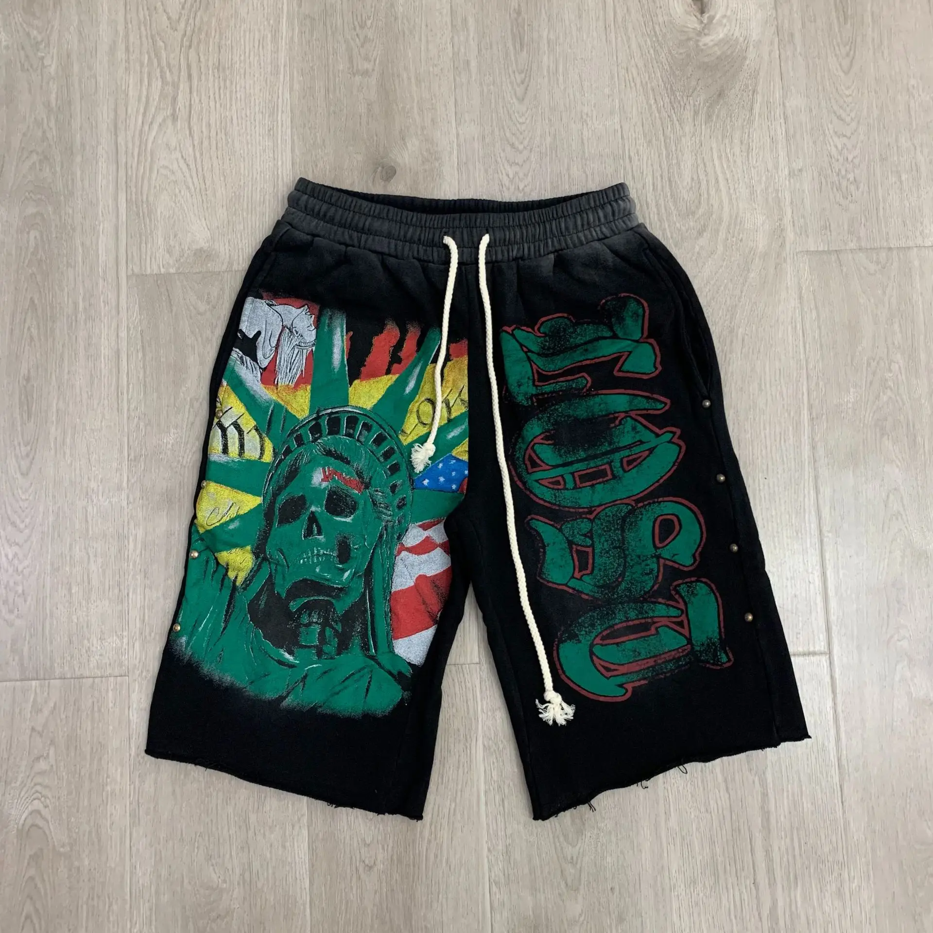 

Lost Intricacy Shorts American High Street Hip-hop Harajuku Retro Skull Print Men Women Elastic Waist Casual Sport Short Pants