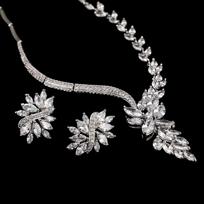 SUGO Classic Luxury Classic Asymmetrical Shiny White Zirconia Earring Necklace Sets for Elegant Women Wedding Dress Accessories