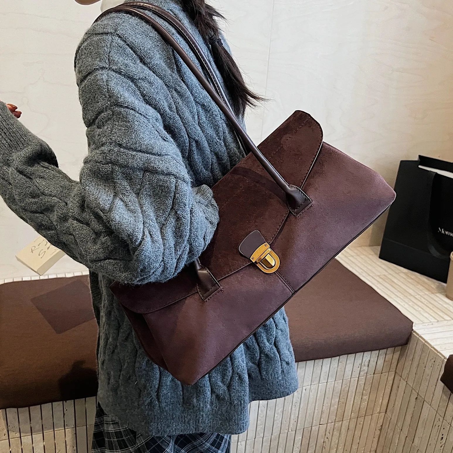 

Elegant Maillard Armpit bag Versatile Suede Handbag Stylish Minimalist Fashion Autumn Winter Ladies Shoulder Underarm Bag purse