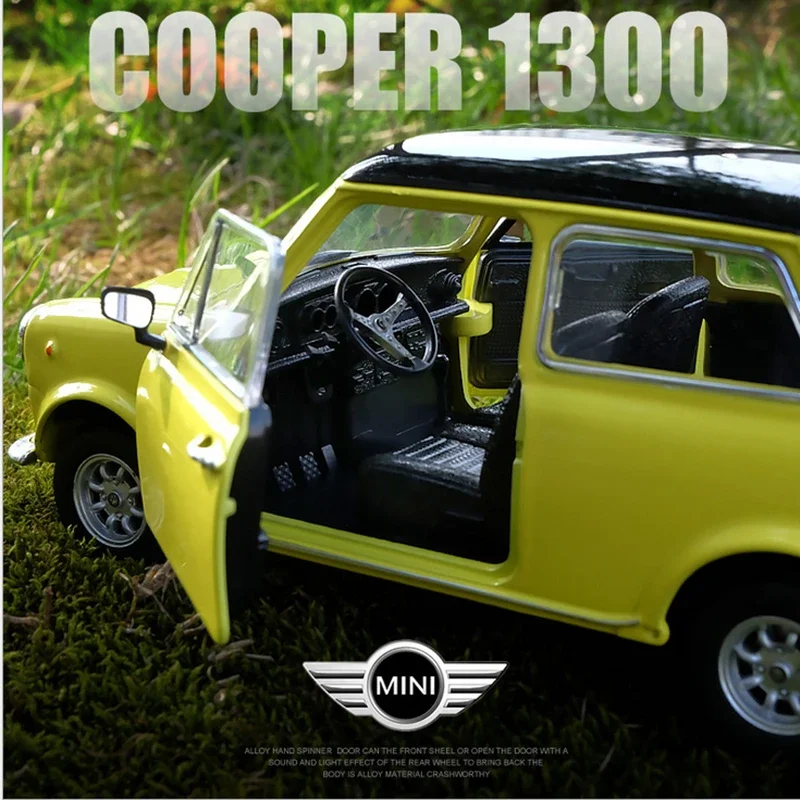 1:24 MINI Cooper 1300 Classic Car Alloy Car Model Diecast Metal Toy Retro Car Model High Simulation Collection Toy Gift