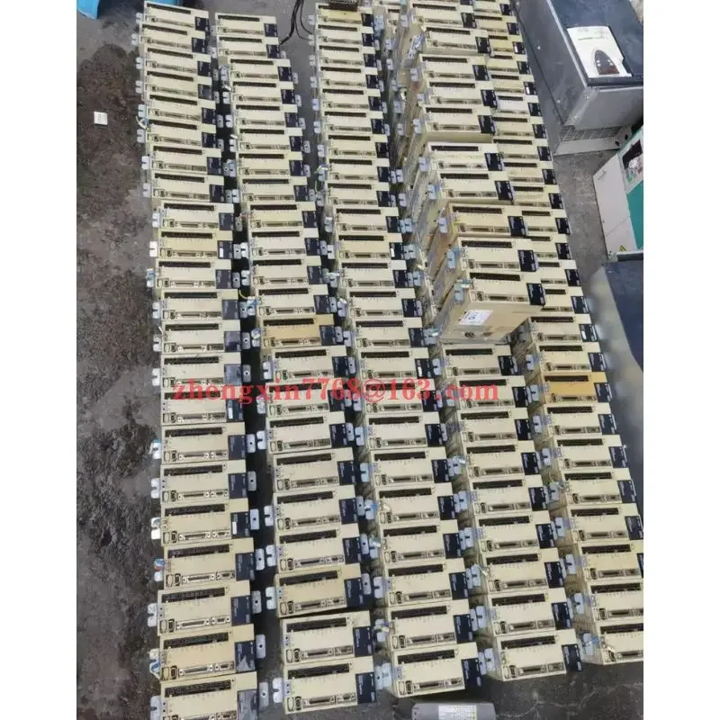Used Servo Drive SGDV-2R8A11B002000 SGDV 2R8A11B002000 Normal Function Tested OK