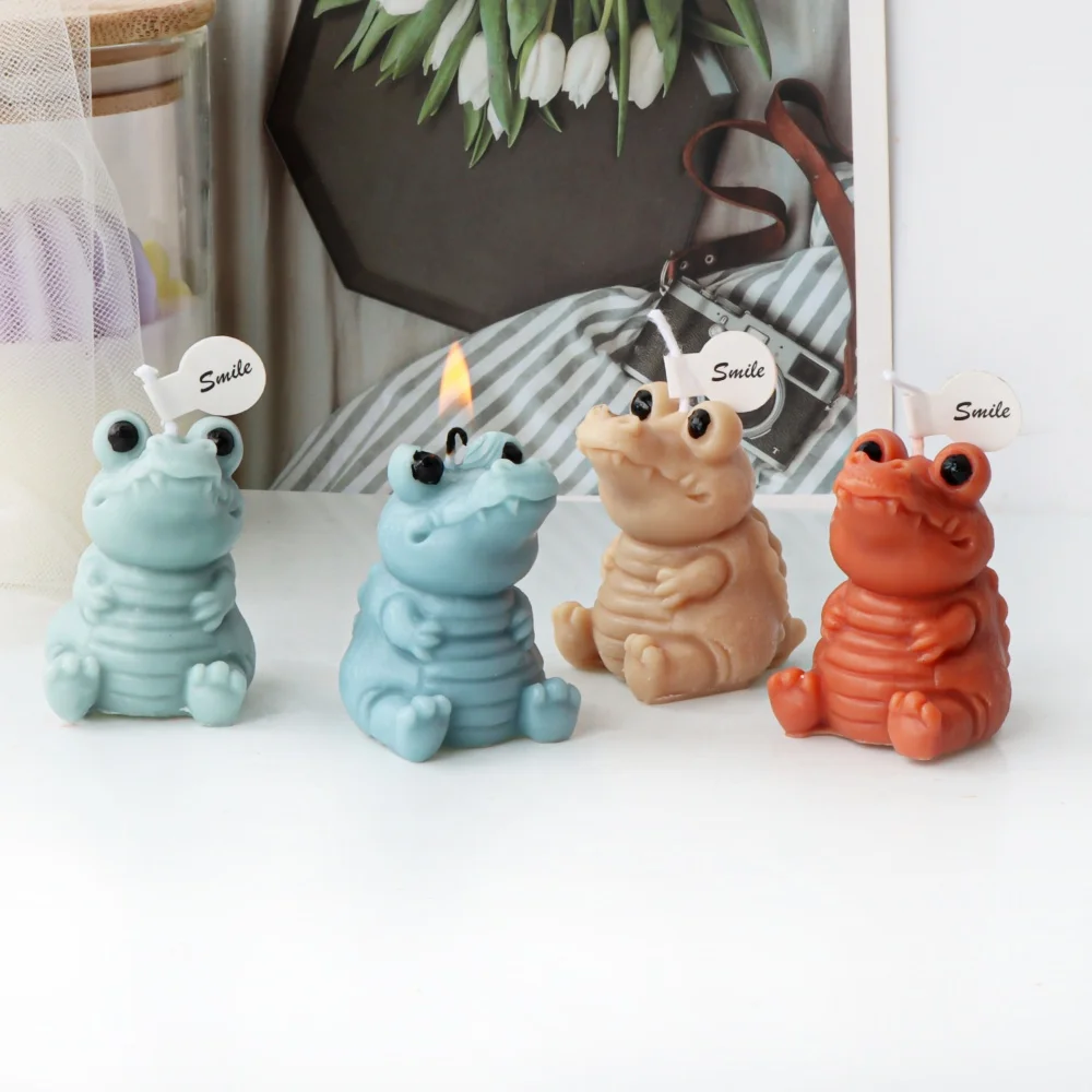 3D Cute Crocodile Candle Silicone Mold Adorable Smile Alligator Soap Resin Plaster Cake Baking Mold for Home Decor Gift Making