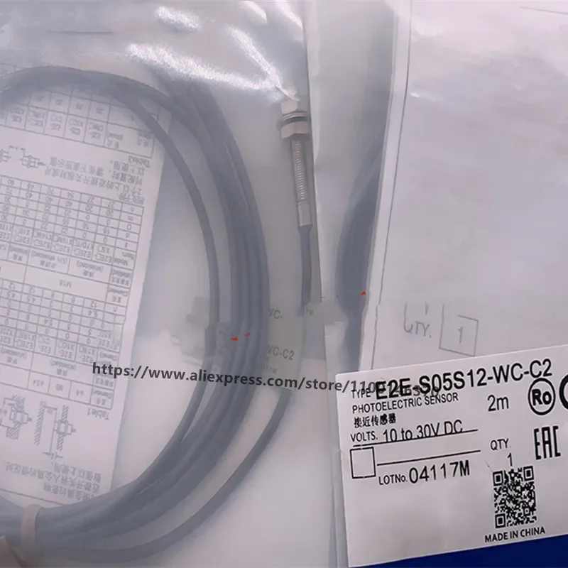 14Pcs XS2F-D421-G80-F 5M New Proximity Switch