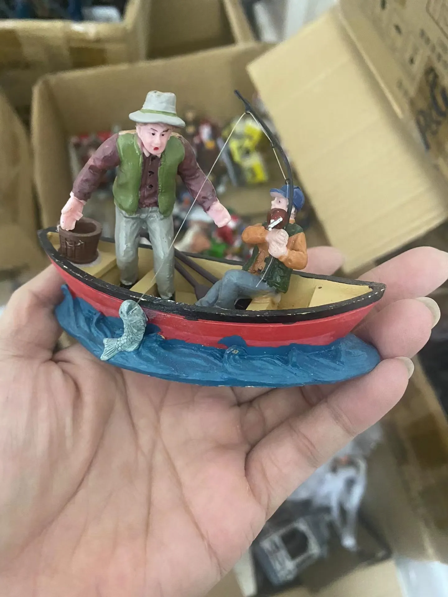 

Resin figure mental psychological sand table game box court therapy fishing