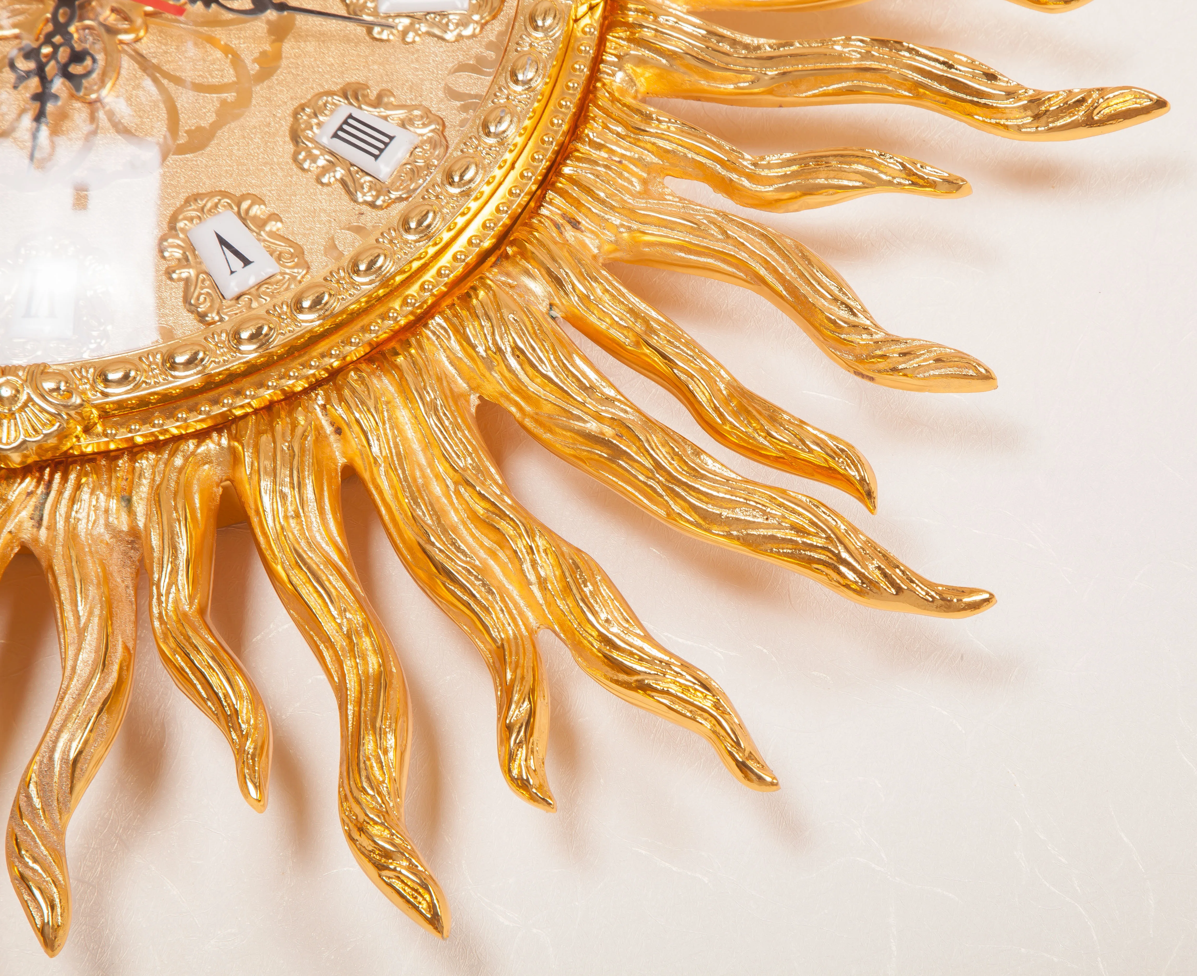 Golden Wall Clocks European St - Luxury Lifestyle Homes recension och pris
