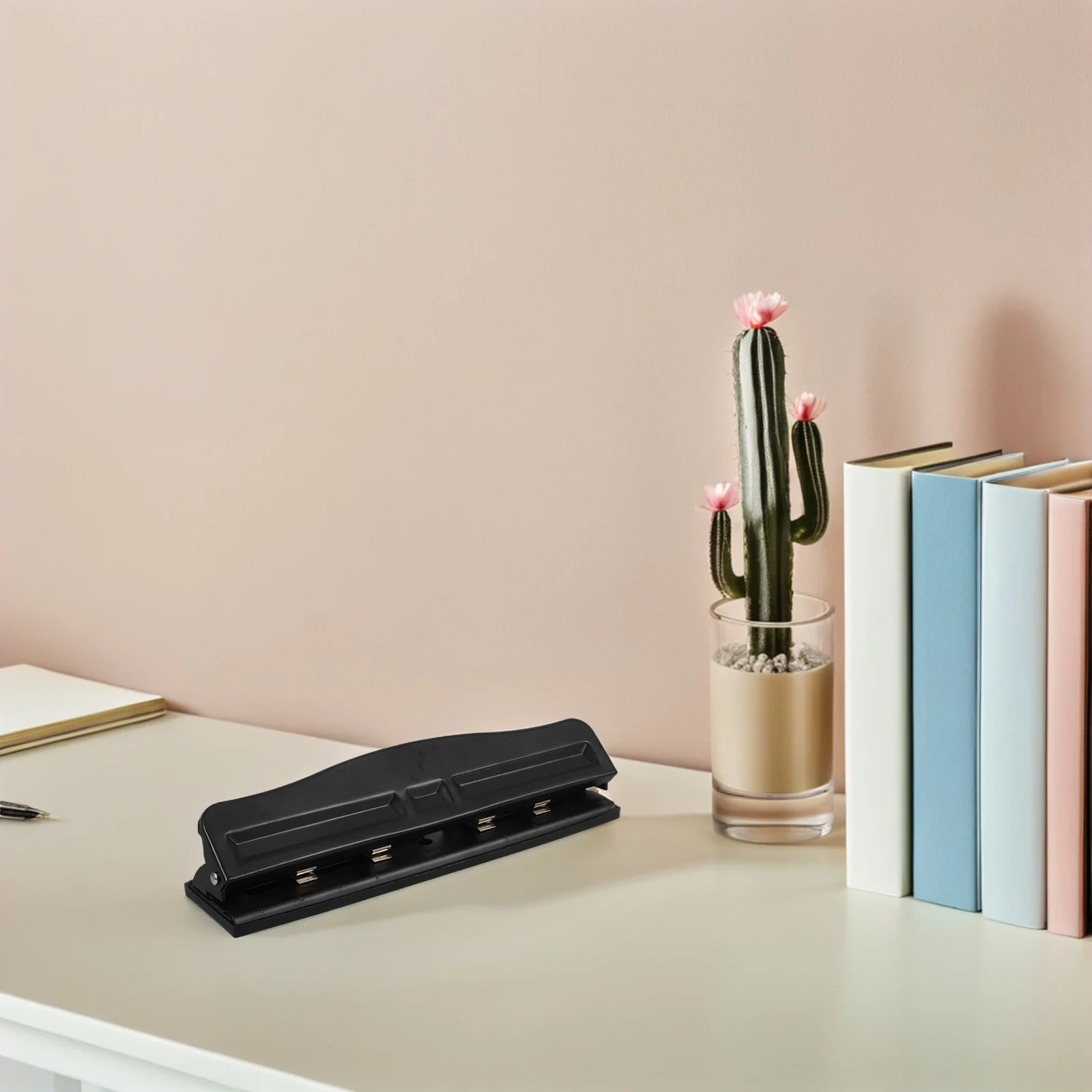 Schwarzer 4-Loch-Papierstanzer für Scrapbooking, DIY-Werkzeuge, Bürobindezubehör, einfacher leerer Chip-Fänger für Planer, Einsätze, Schreibtisch