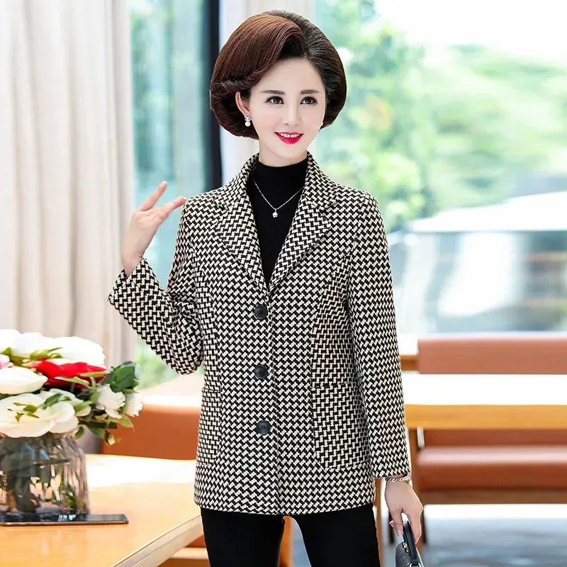 

2024 New Checkered Suit Jacket Middle Aged Elderly Women Spring Autumn Coat Tops Short Fashion Woolen Blending Outerwear