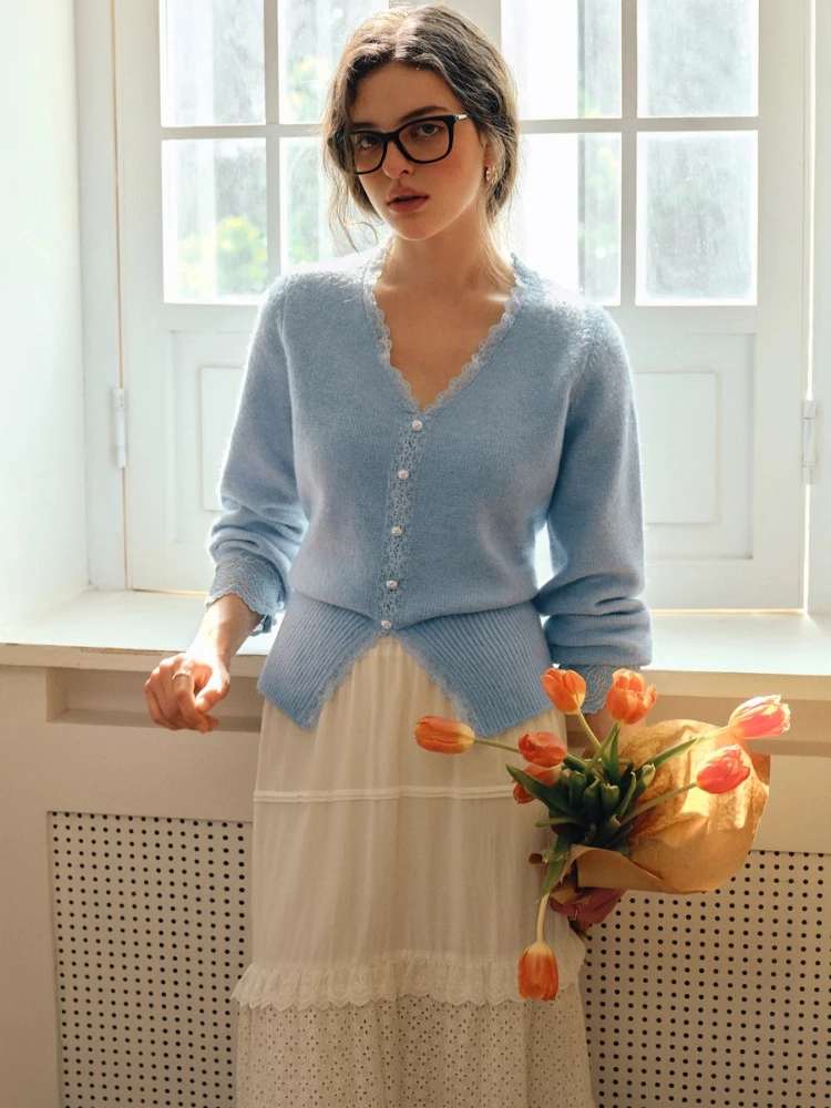

OLrain Women's Delicate Lace Trim V-Neck Wool Blend Pullover Sweater Autumn 2025 French Style Elegant Versatile Top O57QM000888