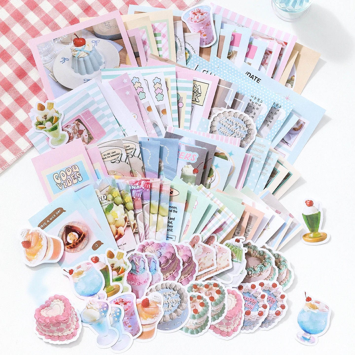 100pcs Vintage Scrapbooking Sticker Materials Paper Combo Kit for DIY Junk Journal Collage Photo Album Stationery Supplies