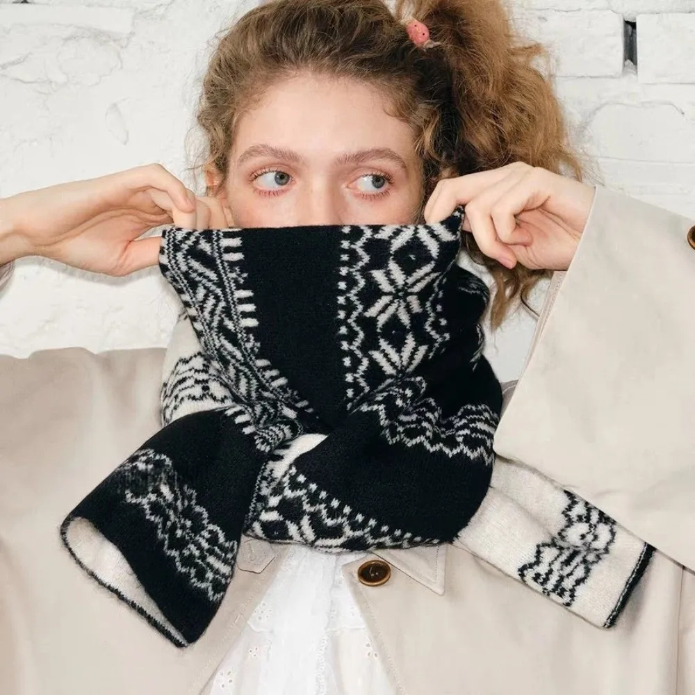 Gifts Knitted Fabric Christmas Scarf Snowflake Pattern Warm Winter Scarf Double-Sided Korean Style Neck Wrap for Women