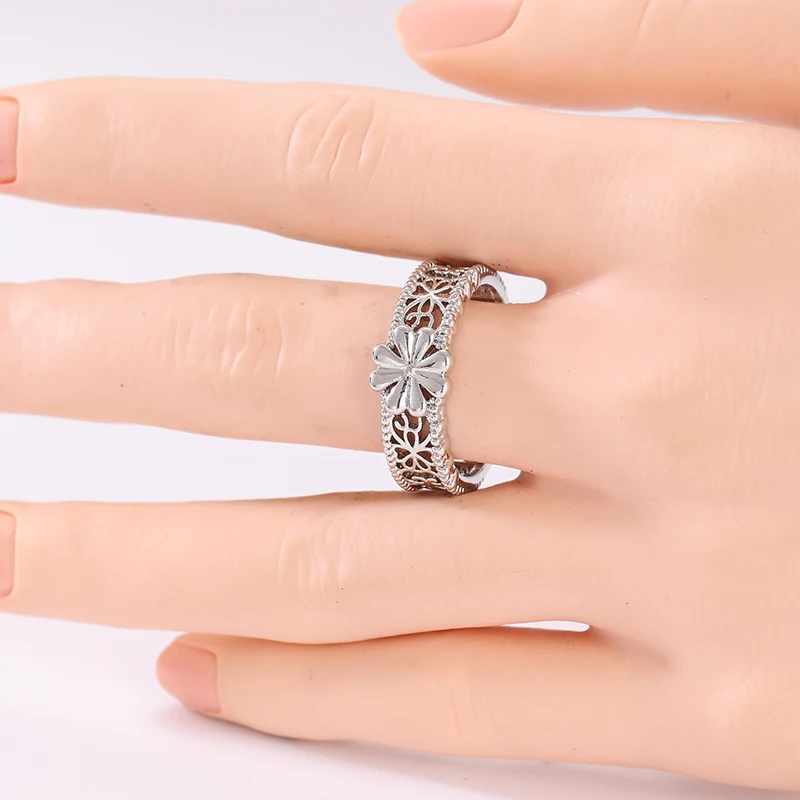 Delicate Vintage Hand Carved Hollow Charm Clover Ring for Women Trendy Personalized Festival Vacation Chic Design Jewelry Crafts