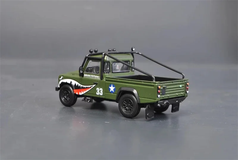 Master 1:64  Defender PickUp Truck Shark  Diecast Model Car