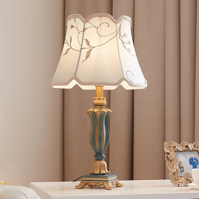 European Style Retro Resin Floor Lamps Living Room Kitchen Cafe Classical Luxury Warm Romantic Bedsides Indoor LED Table Lights
