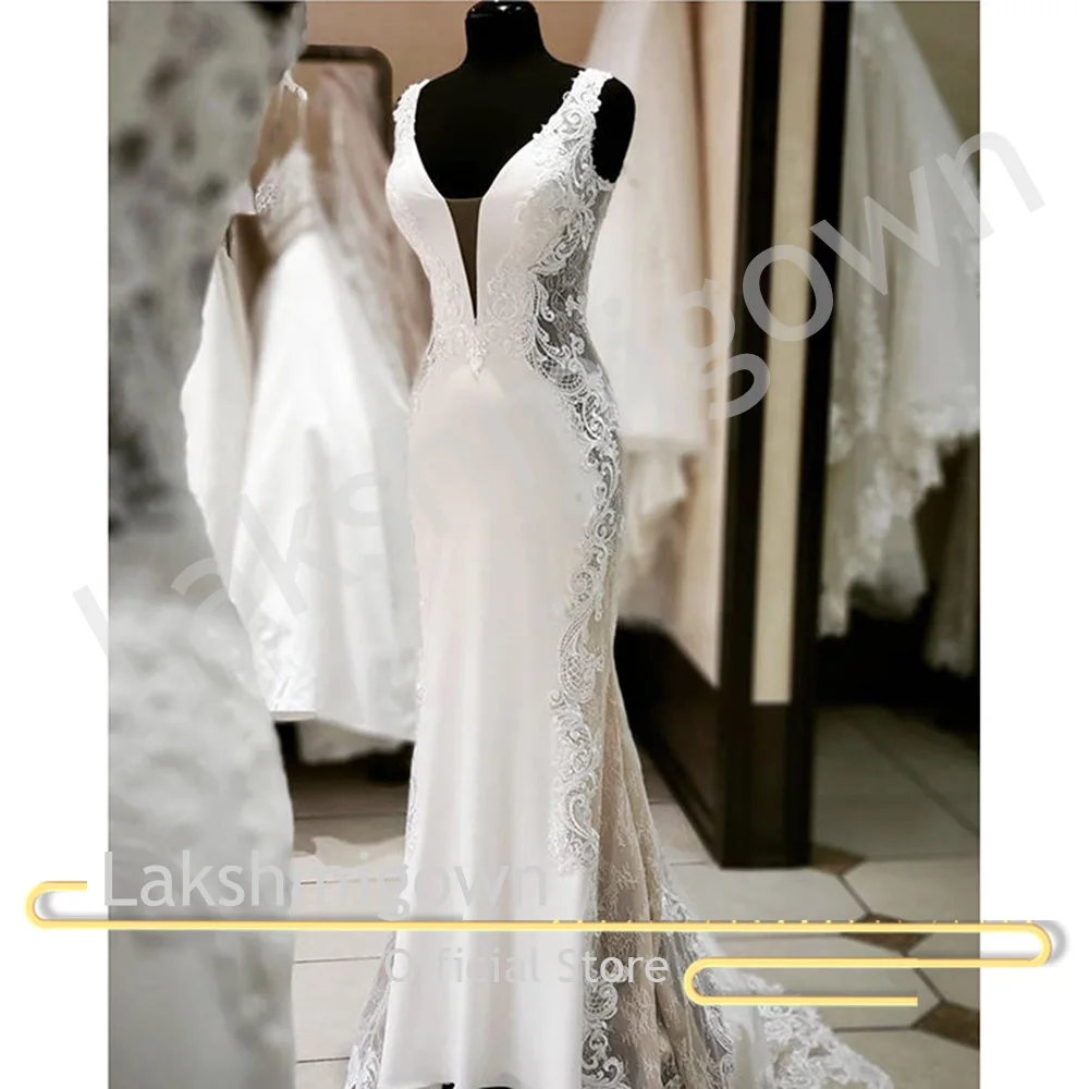 Latest Design Lace Applique Customized Mermaid Wedding Dress with Sweep Train Off White Satin Wedding Gowns Trouwjurk Long