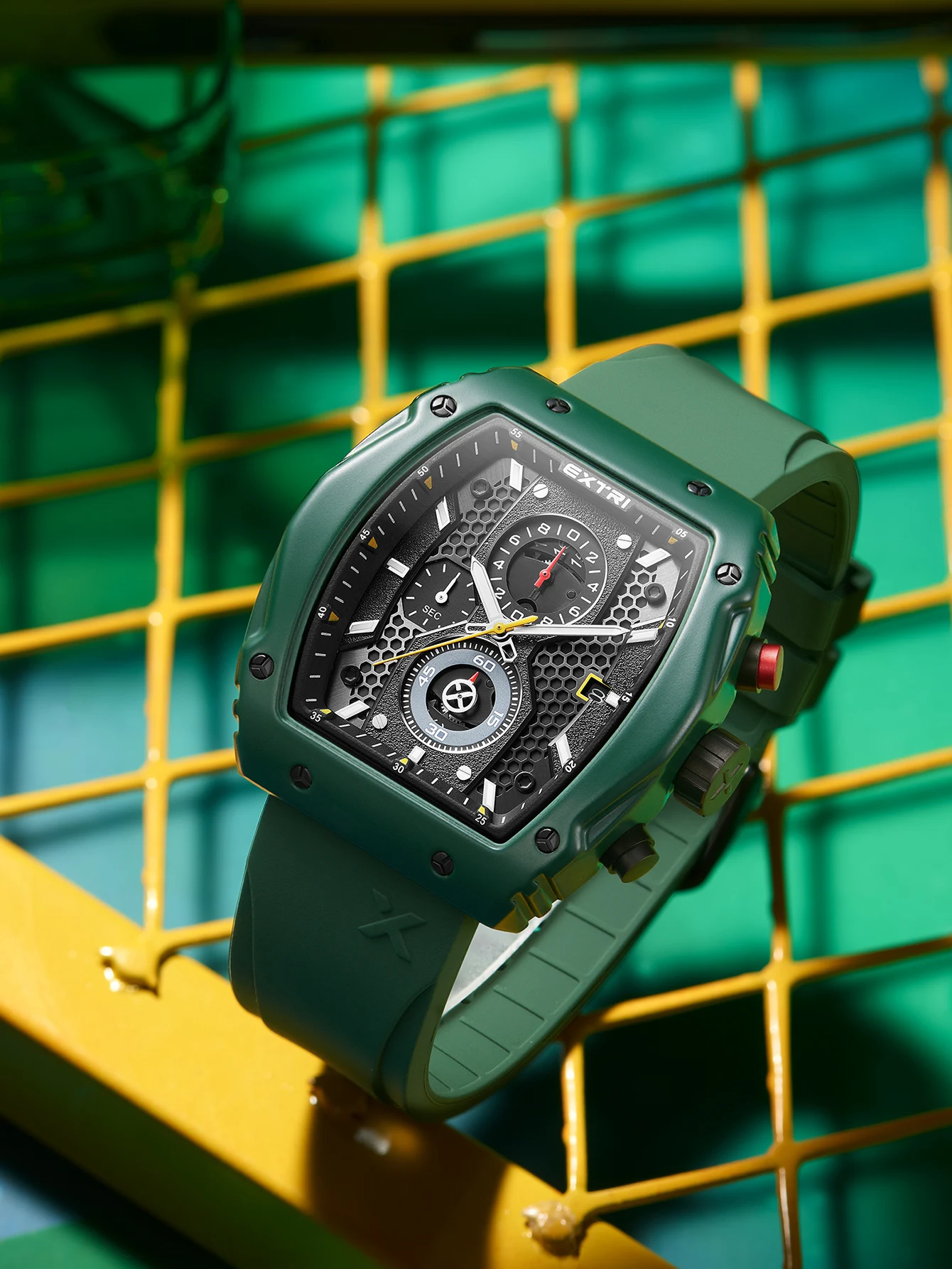 EXTRI Unique Green Case Color Big Size Cool Design Men Watches Luxury 30M Water Resistant Chronograph Function Quartz Watches