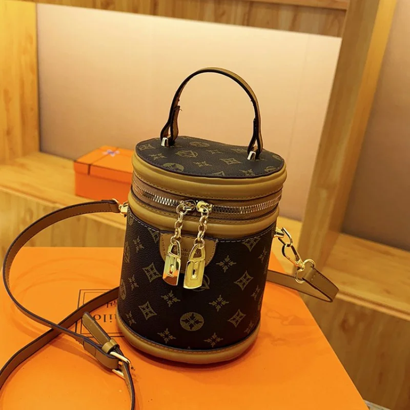

Premium Leather Crossbody Bag For Ladies, Elegant And Durable Handbag, Luxury Brand Perfect For Shopping