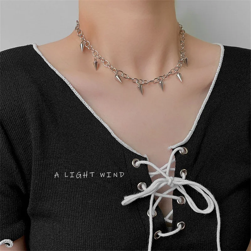 Awl Design Choker Necklace for Women Girl Fashion Statement Tassel Necklace Gift for Friend Punk Hip Hop Neck Jewelry