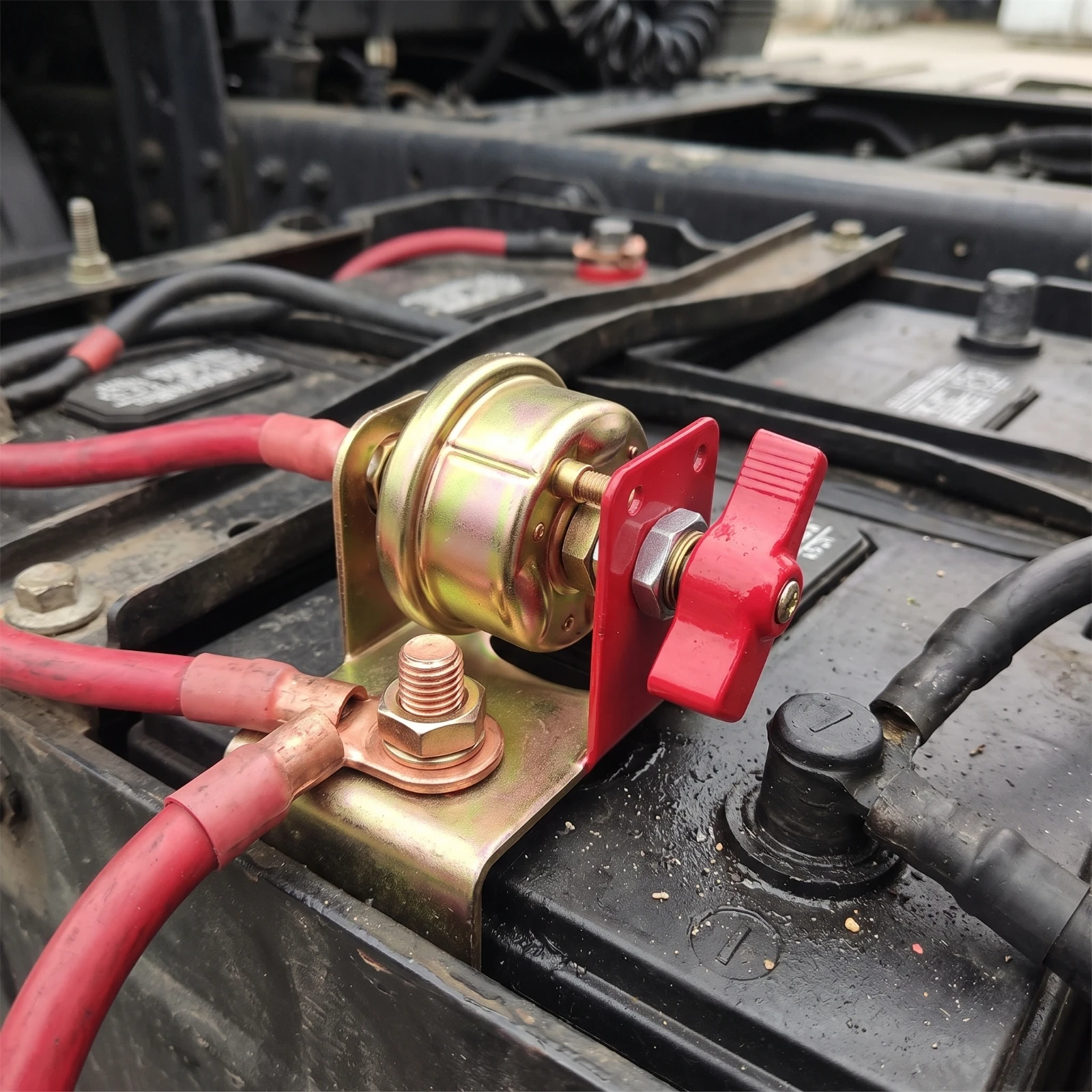 Battery Disconnect Switch with Bracket Lockable Battery Disconnect Switch 300A Metal for Car, Truck