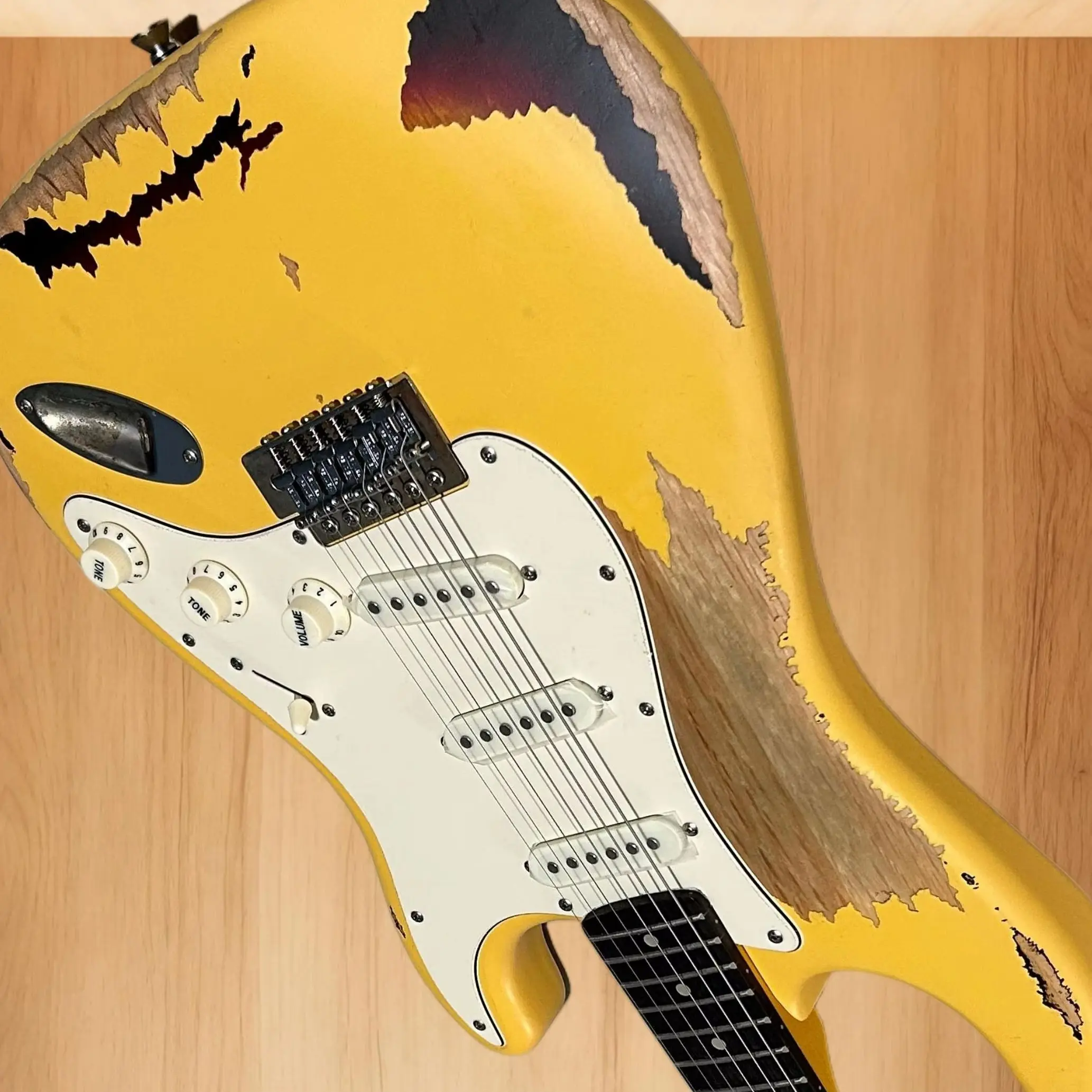 Aged Electric Guitars, Yellow&Vintage Sunburst Color, Alder Body, Rosewood Fretboard view 3
