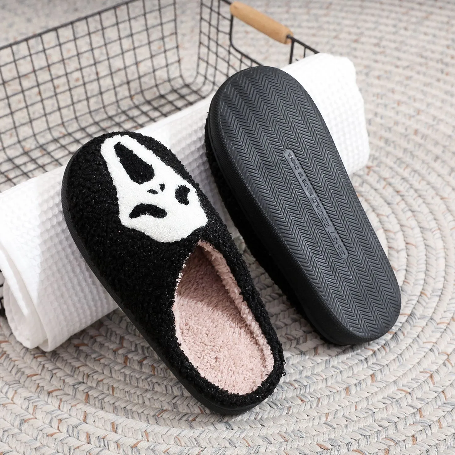 Winter Cotton Slippers For Man And Woman Funny Personalized for Halloween Ghost Pumpkin Plush Festival Clogs With Fur